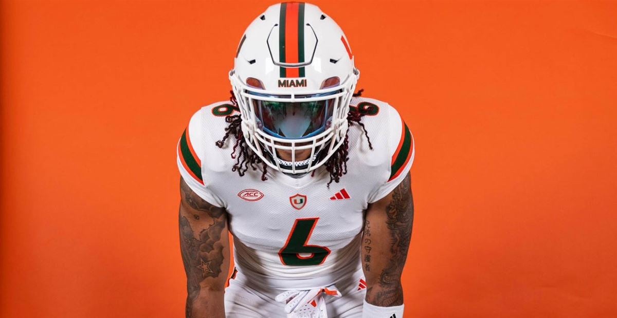 Damien Martínez es un corredor que ha demostrado un conjunto de habilidades potentes y versátiles a lo largo de su carrera universitaria en Oregon State y Miami.