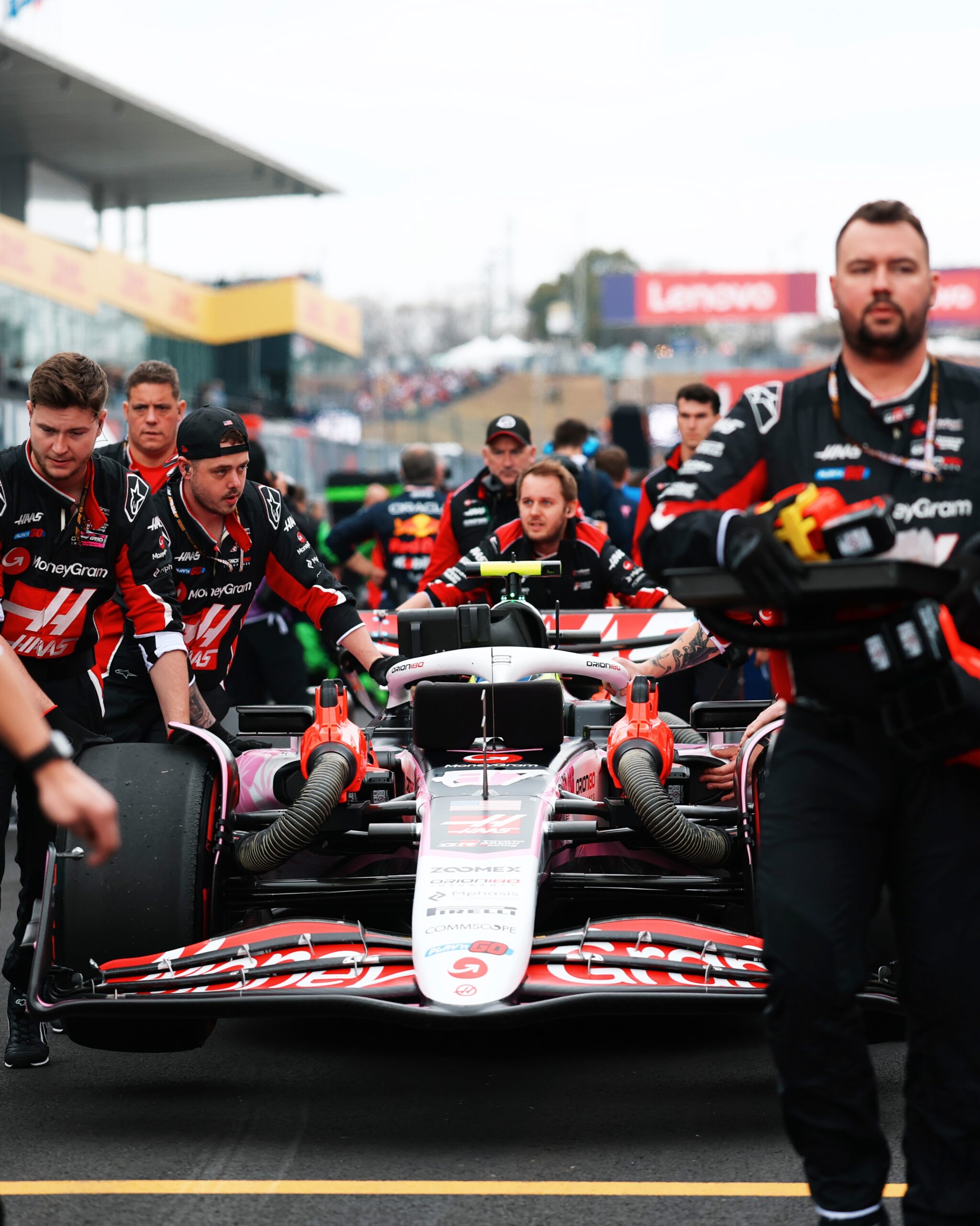 HAAS F1 2025 TRUMP