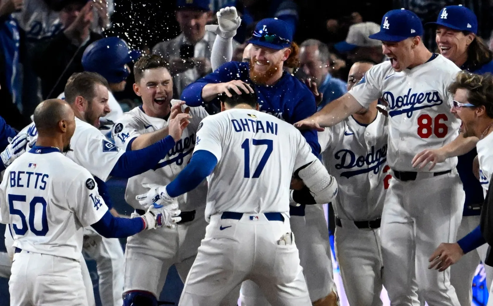 DODGERS CELEBRAN EL TRIUNFO ANTE BRAVES