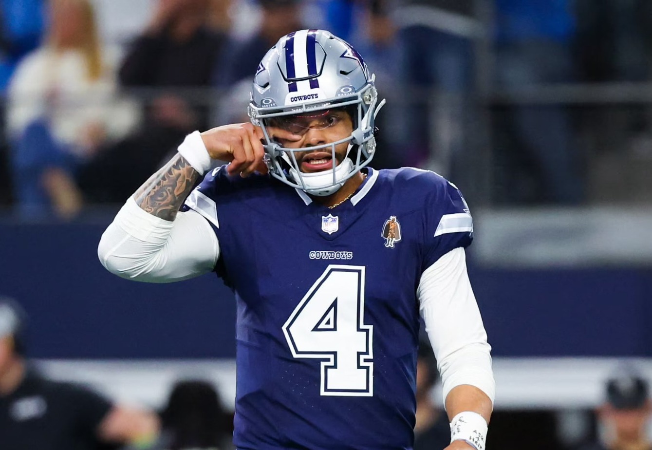 Dak Preskott busca redimirse en la temporada 2025 con Dallas.