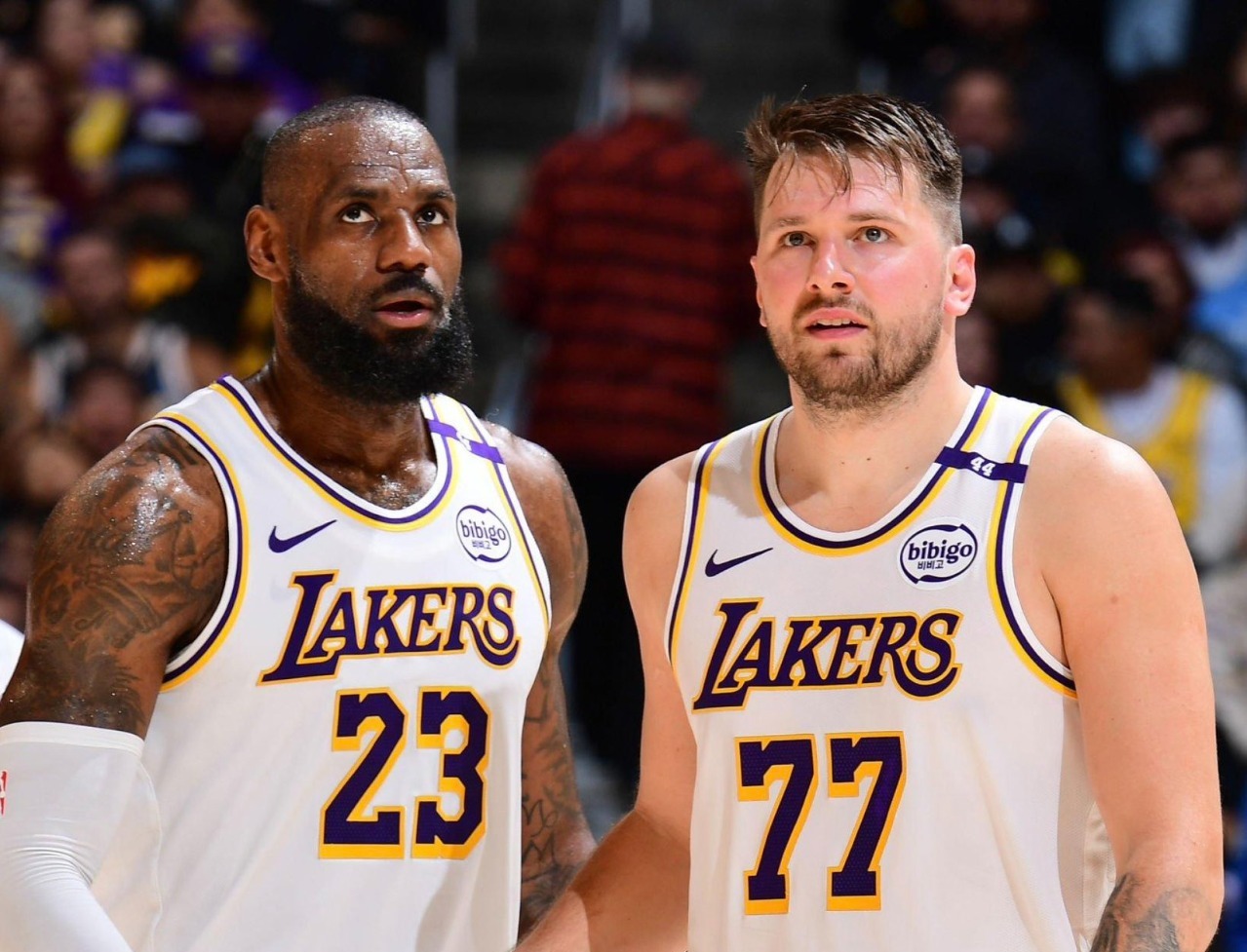 LeBron James y Luka Doncic han hecho una buena pareja en los Lakers.