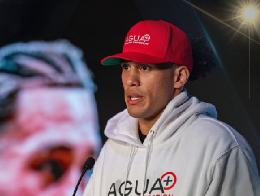 David Benavidez, inconforme por ganar el título del CMB en la mesa tras renuncia de Bivol.
