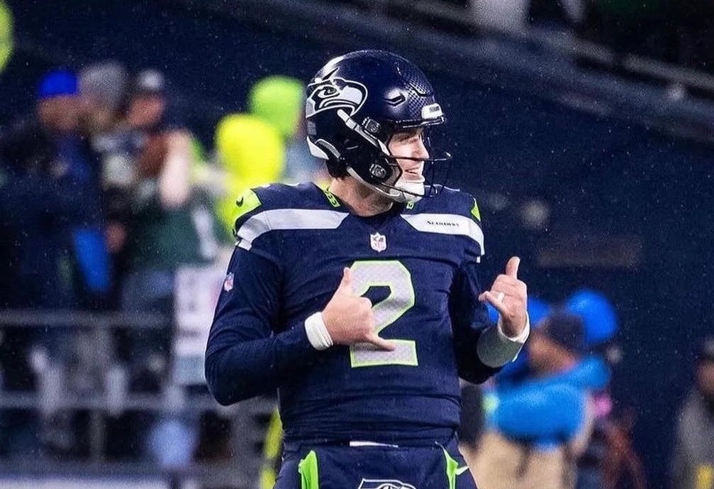 ¡Ha vuelto! Los Seahawks han fichado al mariscal de campo Drew Lock, según Tom Pelissero.