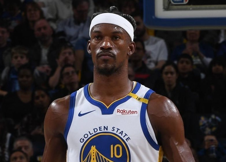 Butler sufrió una contusión pélvica y fue descartado para el resto del partido en el segundo cuarto.