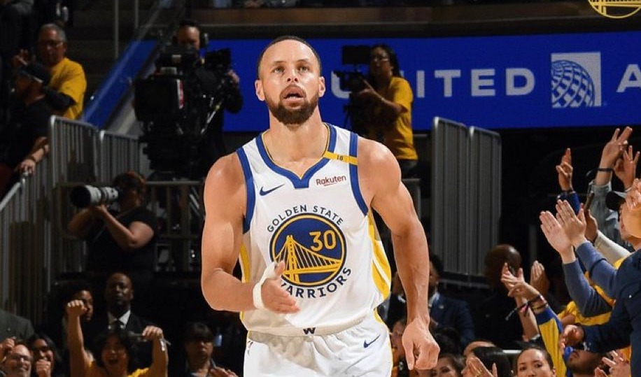 Stephen Curry lidero el triunfo de los Warriors el día de hoy.