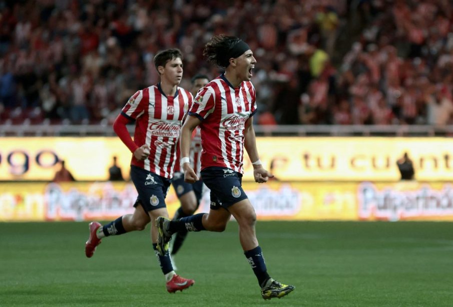 CHIVAS LOGRA UNA TRIUNFO DE ORO