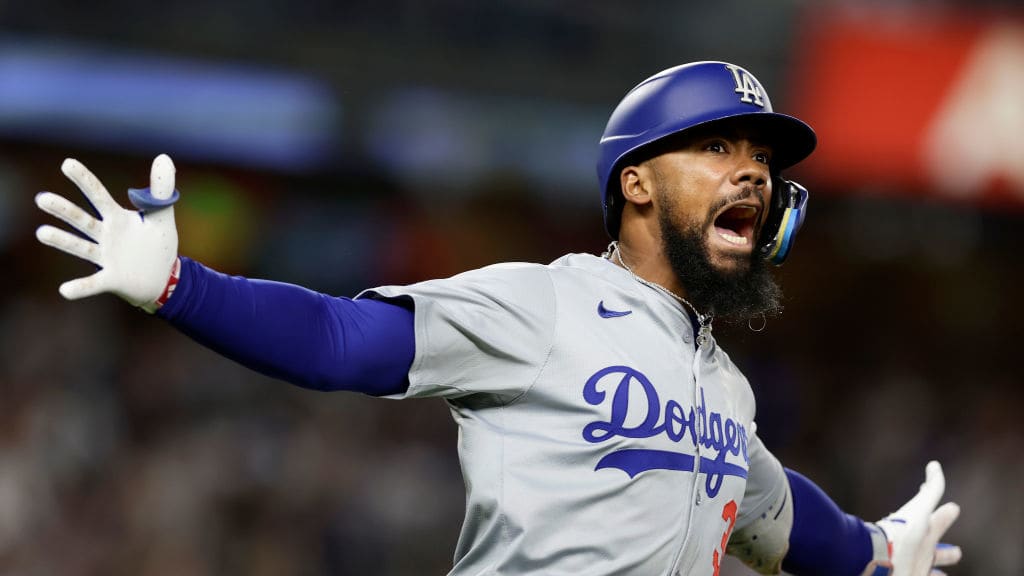 TEOSCAR HERNÁNDEZ FUE CLAVE EN LA VICTORIA DE LOS DODGERS