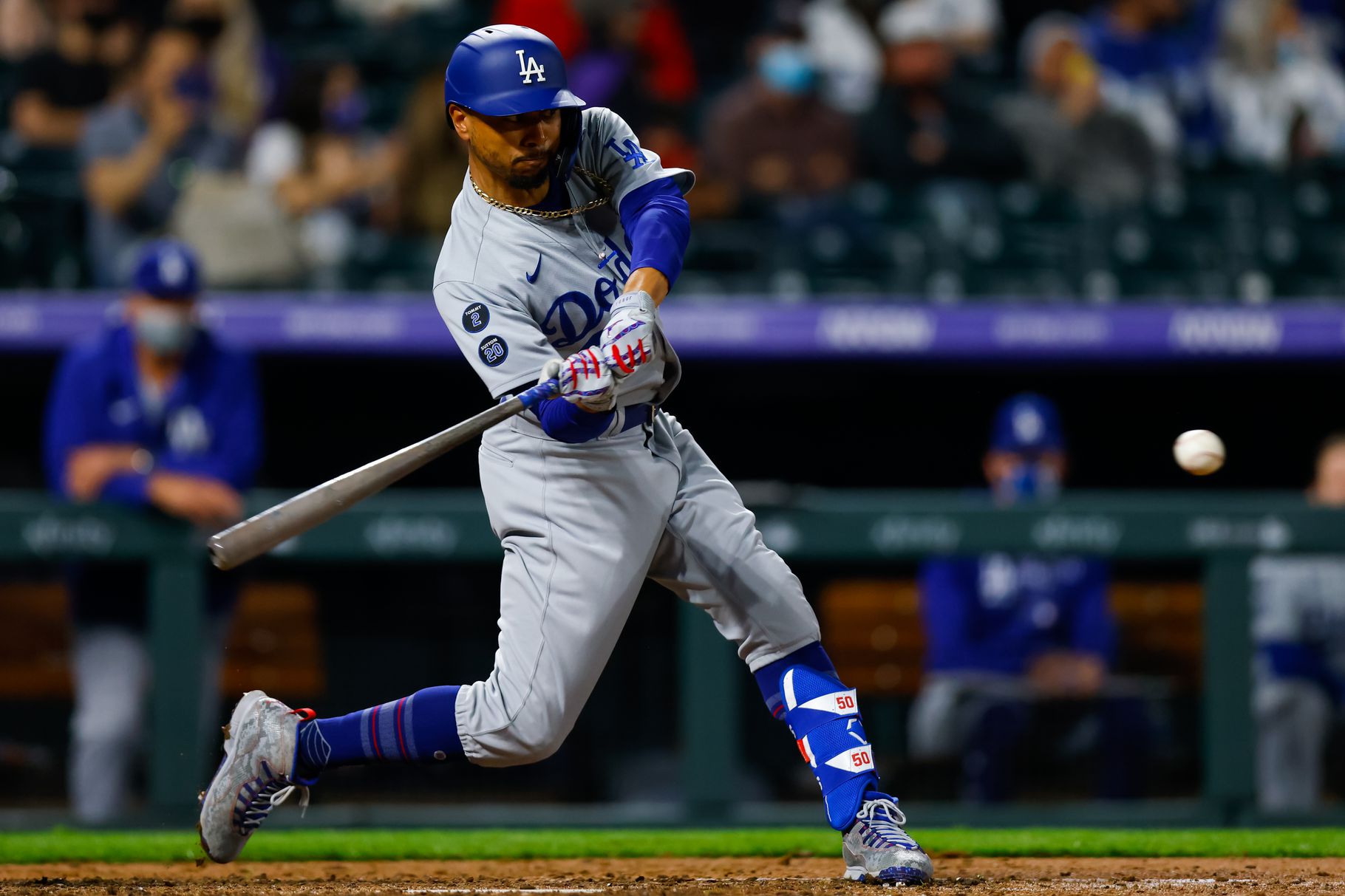MOOKIE BETTS CONECTA UNA LINEA