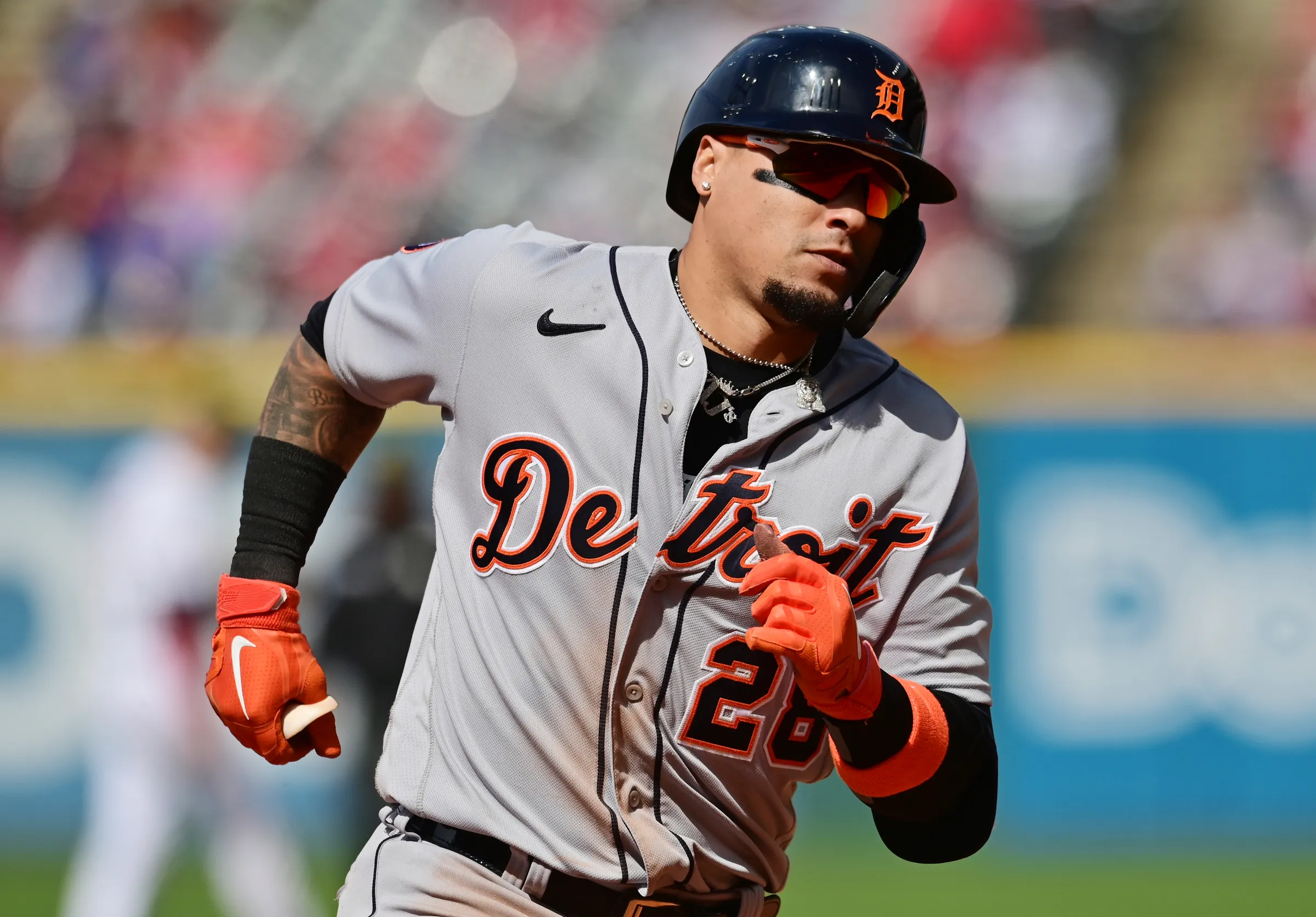 JAVY BAEZ SIGUE EMPUJANDO A LOS TIGERS