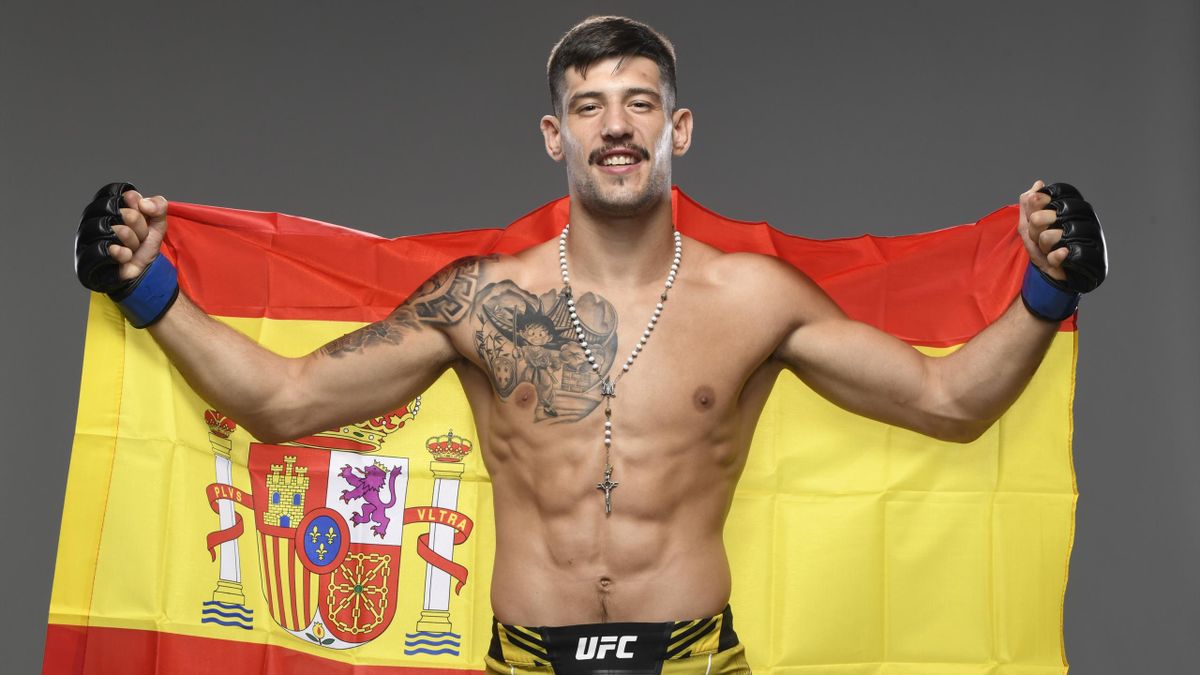 “El Fenómeno” confirma a través de sus redes sociales que sufre una lesión en la mano y no peleará con Benoit Saint-Denis el 10 de mayo.