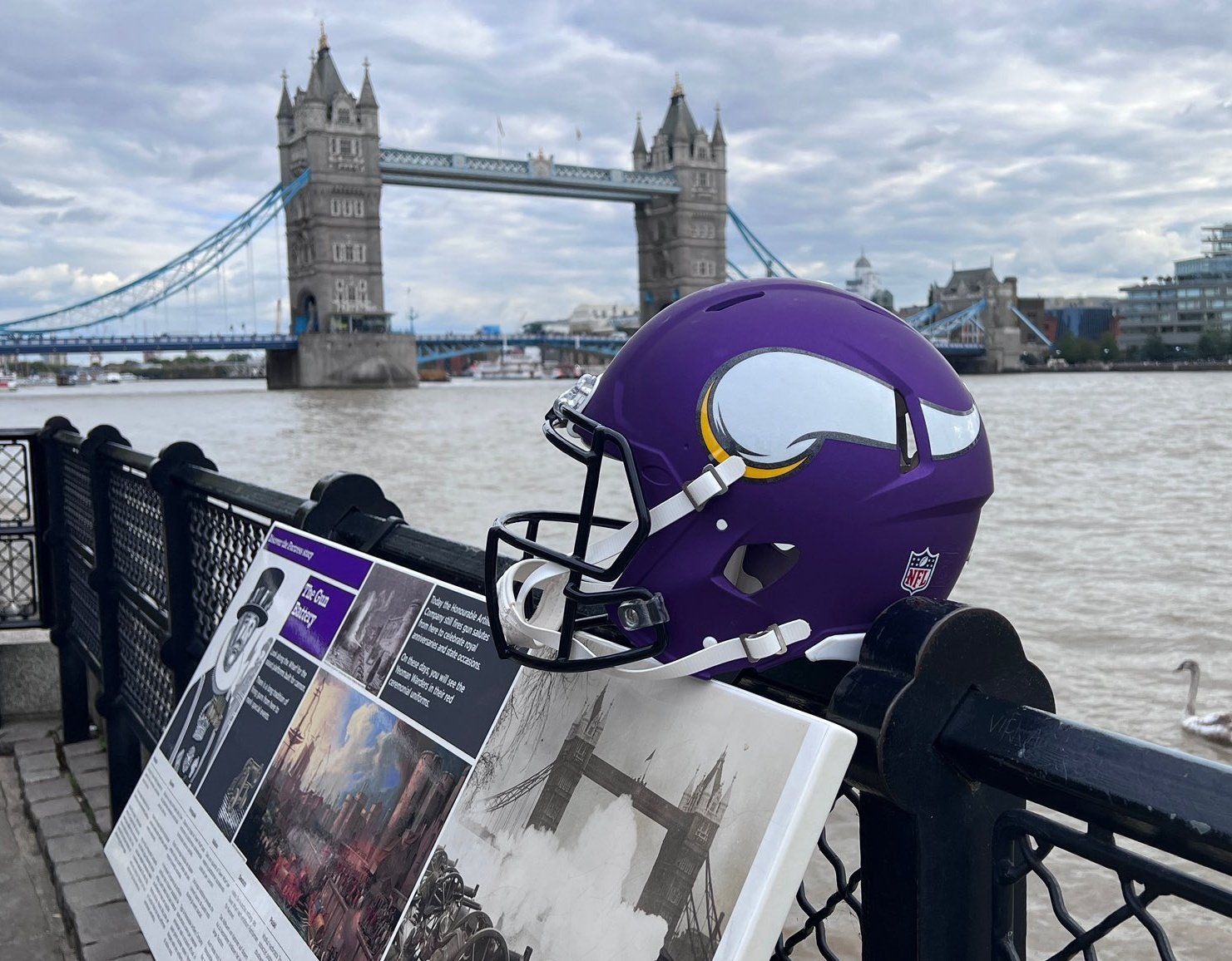 MINNESOTA VIKINGS NFL 2025 LONDRES