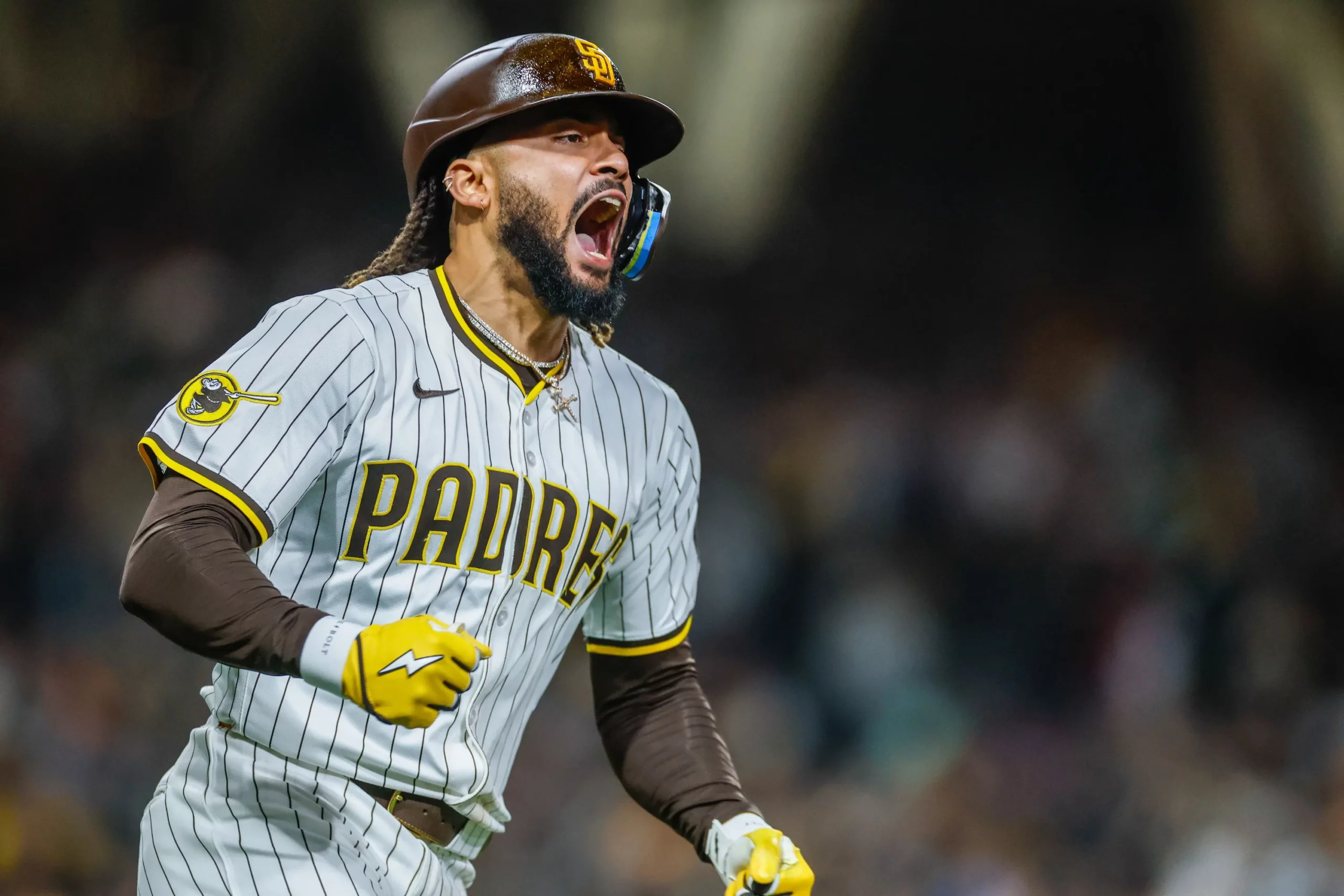 LOS PADRES SIGUEN EN LA PERSECUCIÓN DE LOS DODGERS