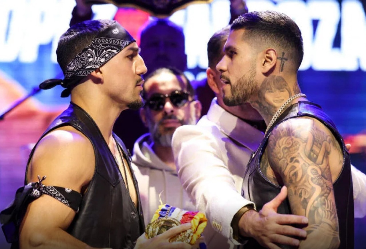 Teófimo López vs Arnold Barboza Jr., por el título OMB de peso superligero.