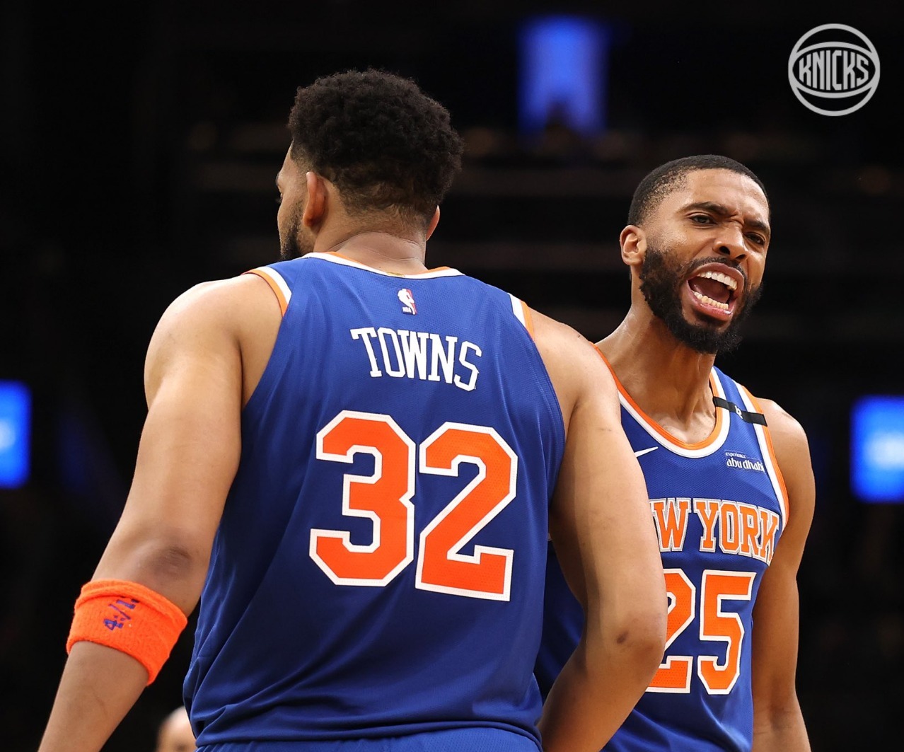 Los Knicks hacen historia con una remontada sin precedentes en Boston y se adelantan en la semifinal del Este.