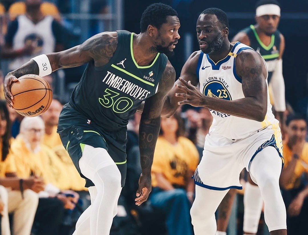 Los Warriors pasan apuros desde el triple en la primera parte del tercer partido.