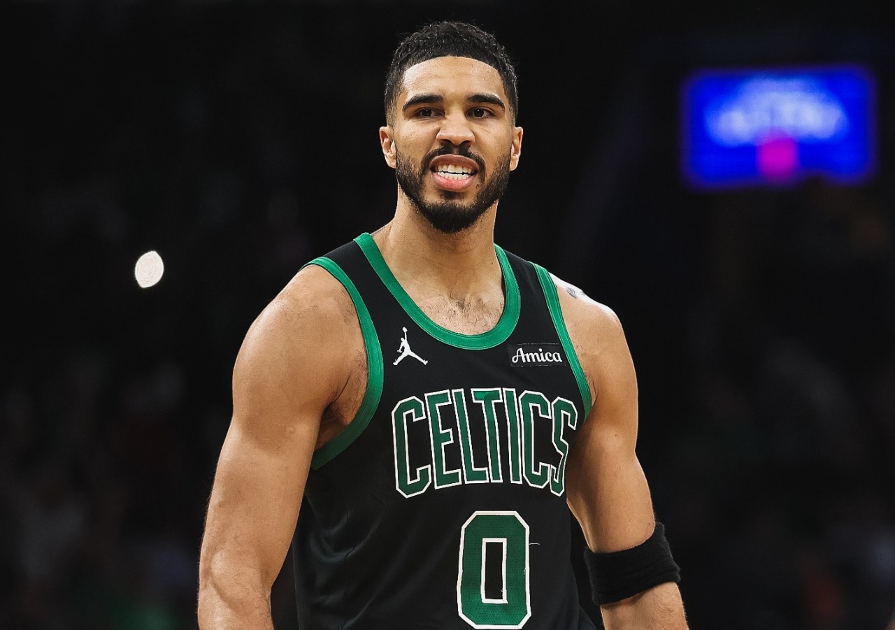 Celtics aciertan 20 triples y ponen 1-2 la serie.