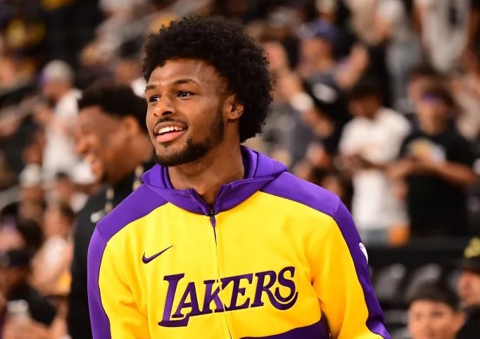 El futuro de Bronny James podría estar llegando rápidamente para el resto del mundo del baloncesto.