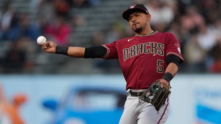 EDUARDO ESCOBAR FUERA DE CIRCULACIÓN